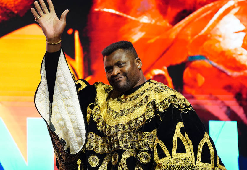 "Так выглядит супертяжелый вес": Леннокс Льюис оценил переход Нганну в бокс