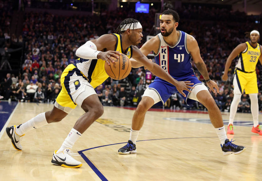 НБА: Сакраменто Леня уступил Индиане, Чикаго обыграл Торонто