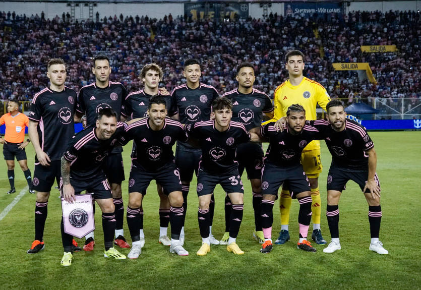 Суарес дебютував за Інтер Маямі у грі проти Сальвадора Суарес дебютував за Інтер Маямі у грі проти Сальвадора