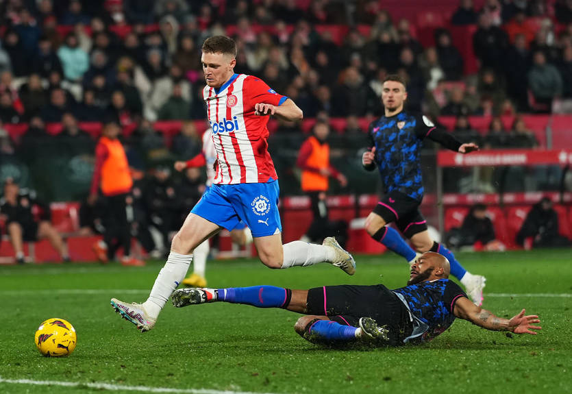 Хет-трик Довбика і гол Циганкова в огляді матчу Жирона - Севілья