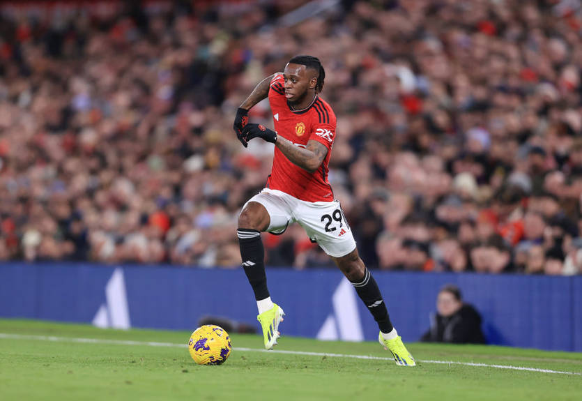 Защитник Манчестер Юнайтед может перейти в клуб Роналду Защитник Манчестер Юнайтед может перейти в клуб Роналду