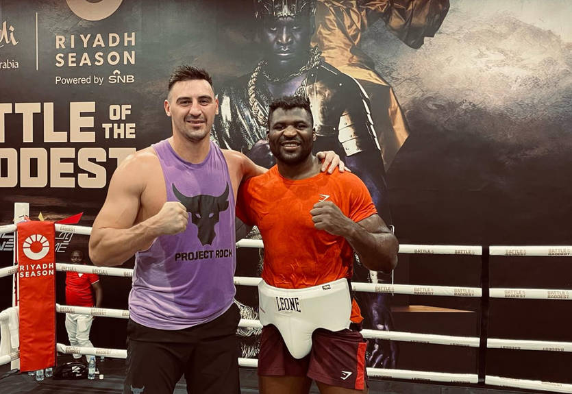 Непобежденный украинский боксер помогает Нганну готовиться к бою с Джошуа Непобежденный украинский боксер помогает Нганну готовиться к бою с Джошуа