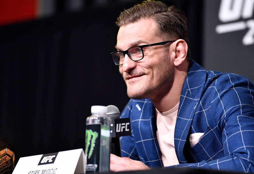 Легенда UFC відмовився від бою з тимчасовим чемпіоном у важкій вазі