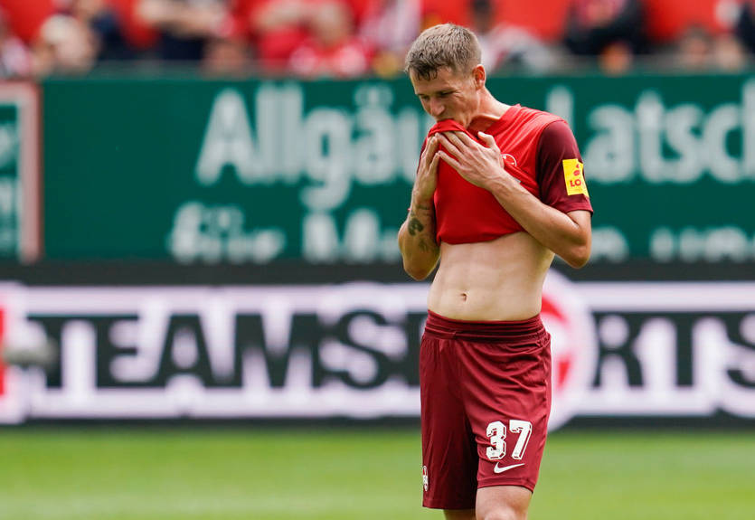 Чемпион мира по футболу завершил карьеру в возрасте 31 года