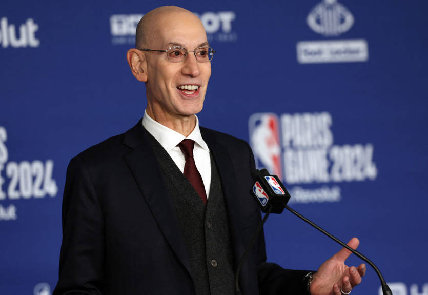 Адам Сильвер останется в должности комиссара НБА, подписав новый контракт