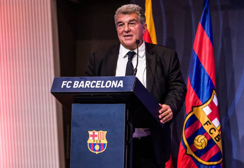 Президент Барселоны стал посещать тренировки команды после заявления Хави