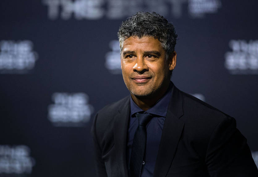 Лапорта хочет пригласить в Барселону бывших звезд