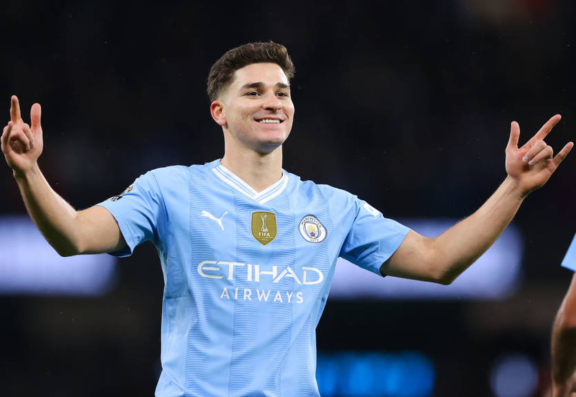 Манчестер Сити уверенно разгромил Бернли после возвращения Холанда