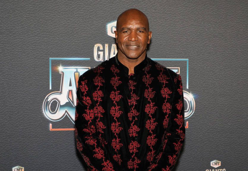 Холіфілд: Не уявляю, як Ф'юрі пропустив такий удар Холіфілд: Не уявляю, як Ф'юрі пропустив такий удар