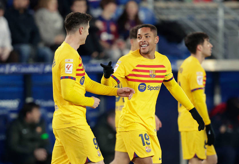 Барселона у меншості впевнено здолала Алавес
