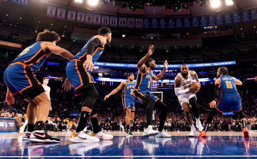 Лейкерс одержали победу над Никс / Getty Images