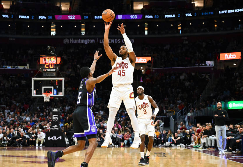 НБА: Сакраменто с Ленем уступил Кливленду, Лейкерс обыграли Шарлотт НБА: Сакраменто с Ленем уступил Кливленду, Лейкерс обыграли Шарлотт