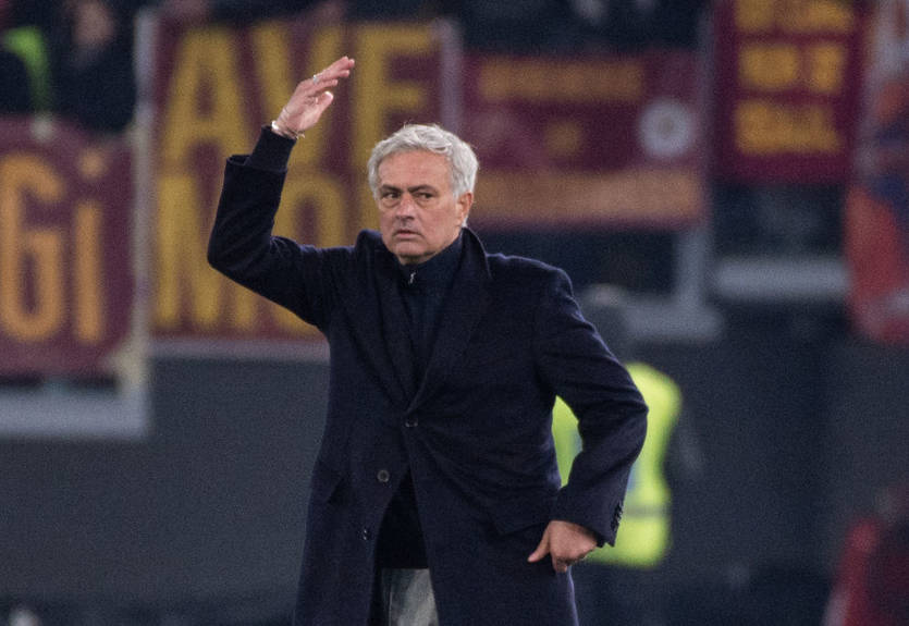 "Станете мужчинами - вернете": Моуринью оставил послание игрокам Ромы