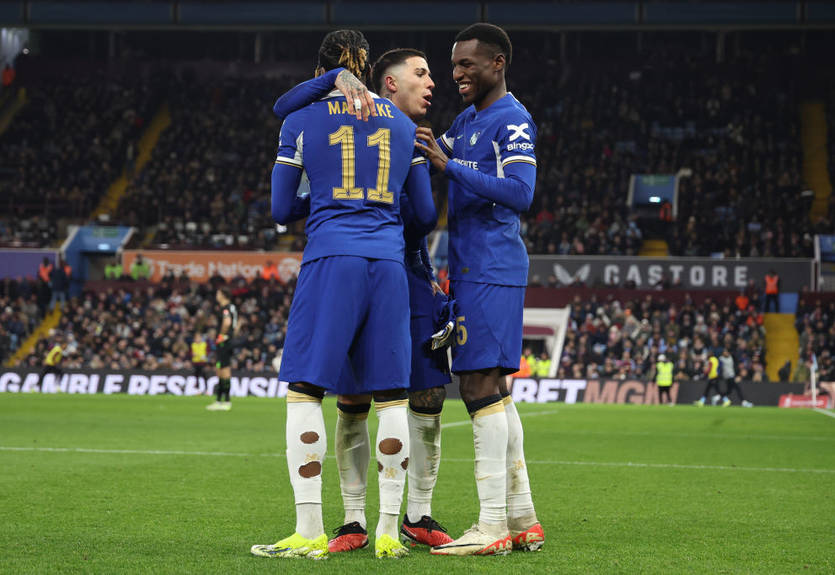 Челси при равной игре разгромил Астон Виллу