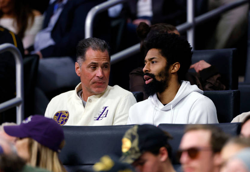 Игрок, которого лишили бонуса за выступления, подпишется с Лейкерс Игрок, которого лишили бонуса за выступления, подпишется с Лейкерс