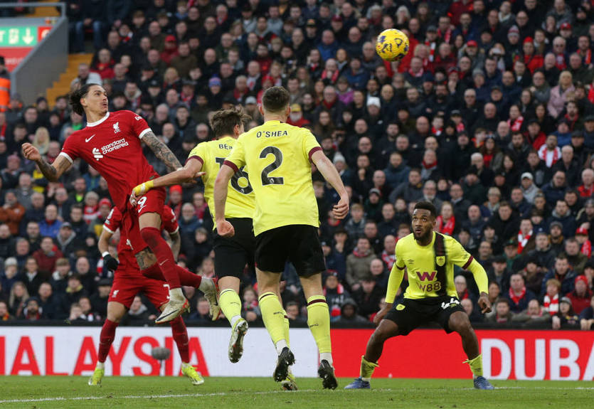 Ливерпуль уверенно одолел Бернли на своем поле и вернул себе первое место