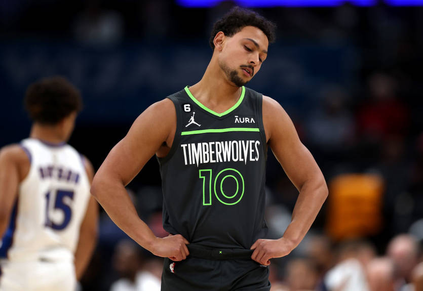 Колишнього гравця НБА заарештували за звинуваченням у насильстві у сім'ї Колишнього гравця НБА заарештували за звинуваченням у насильстві у сім'ї