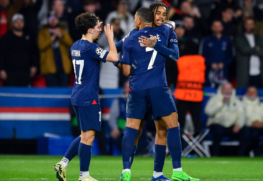 ПСЖ благодаря голам Мбаппе и Баркола победил Реал Сосьедад