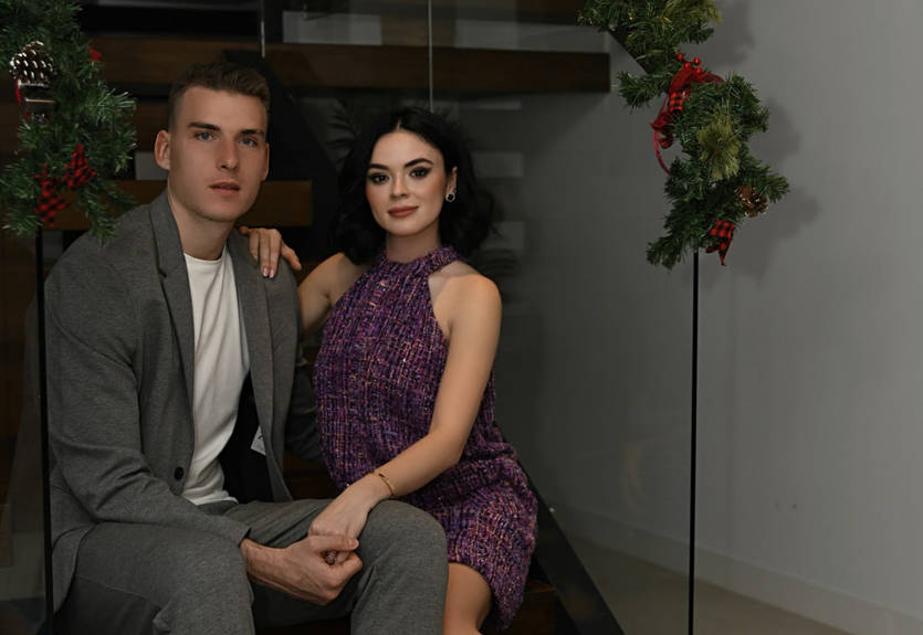 Поддержали детей: Лунин с женой приняли участие в благотворительной акции