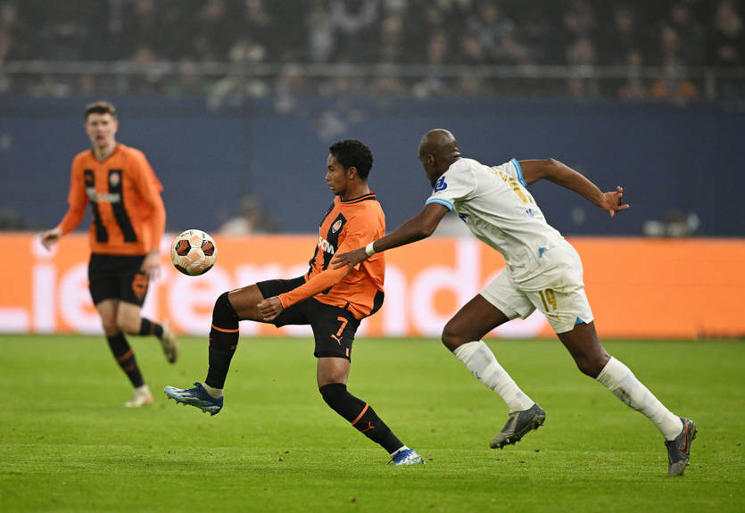 Суддя скоїв грубу помилку, зірвавши гольову атаку Шахтаря в матчі з Марселем