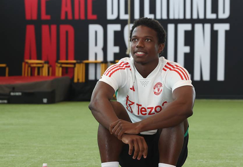 Защитник Манчестер Юнайтед, пропустивший все матчи сезона, близок к возвращению в строй