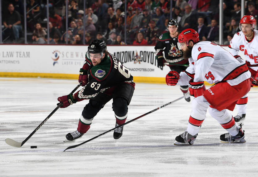НХЛ: Каролина на выезде разгромила Аризону