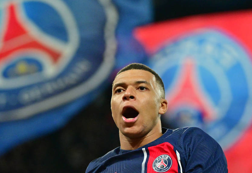 Мбаппе оказался в запасе ПСЖ после объявления желания покинуть клуб