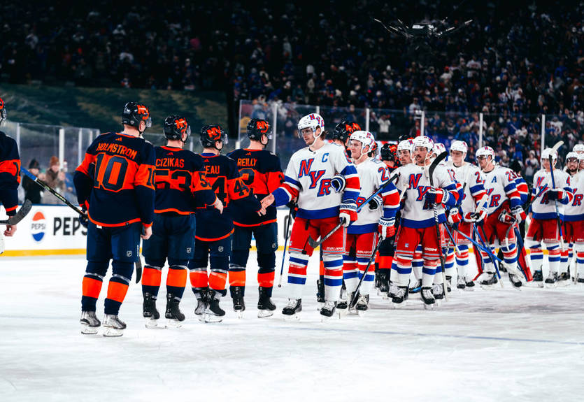 Айлендерс и Рейнджерс провели четвертый по посещаемости матч в истории хоккея Айлендерс и Рейнджерс провели четвертый по посещаемости матч в истории хоккея