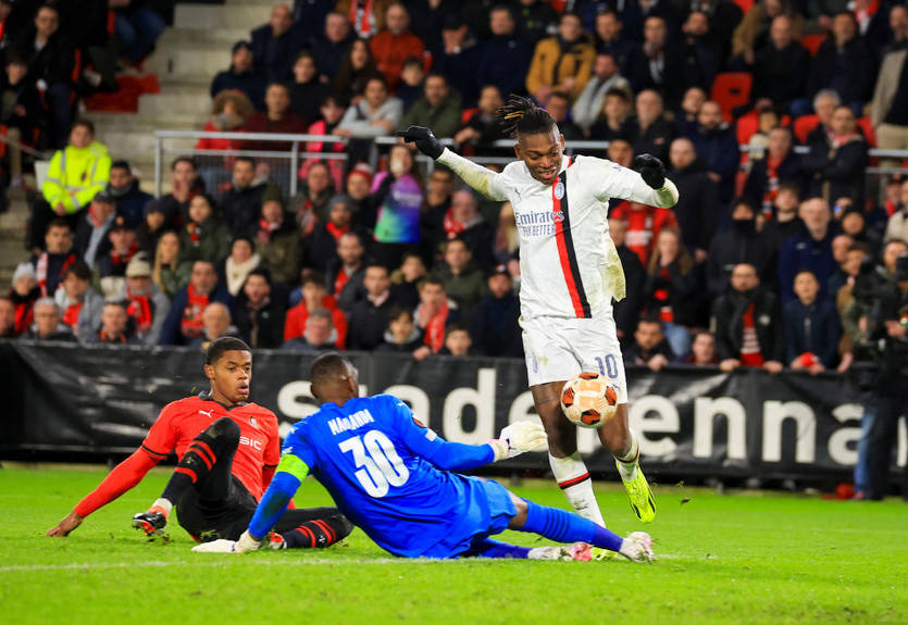 Милан проиграл Ренну, но прошел в следующий раунд Лиги Европы