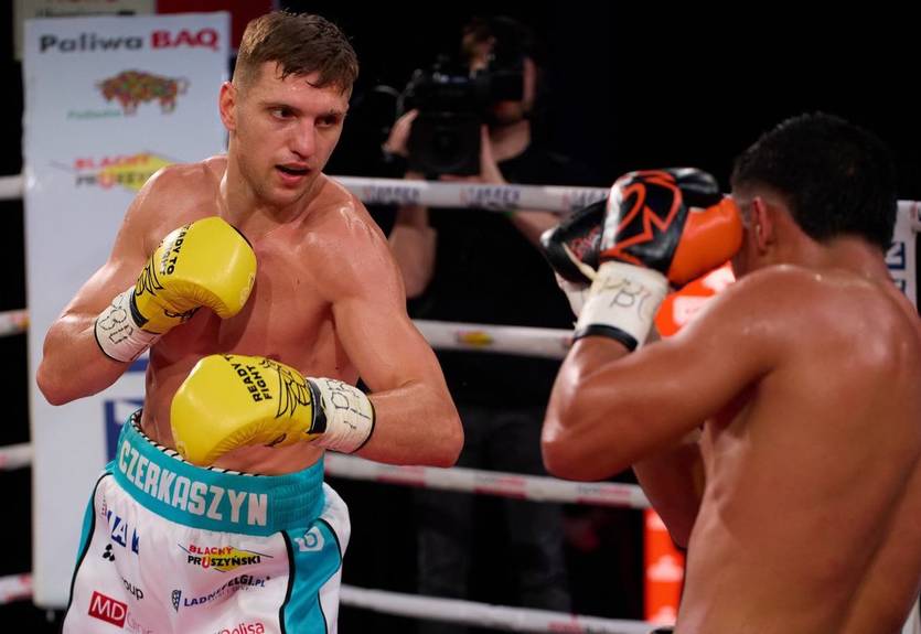 Черкашин закрыл первое поражение в карьере, уверенно одолев колумбийца Черкашин закрыл первое поражение в карьере, уверенно одолев колумбийца