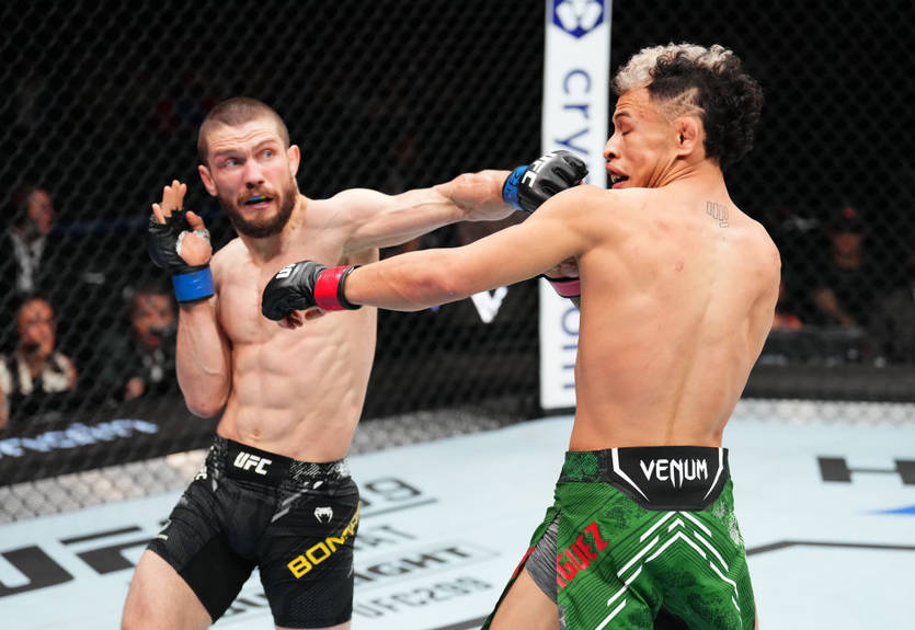 Українець Бондар зазнав третьої поспіль поразки в UFC