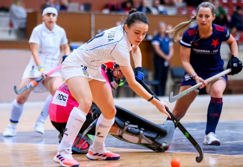 Українська команда стала призером Кубка європейських чемпіонок з індорхокею Українська команда стала призером Кубка європейських чемпіонок з індорхокею