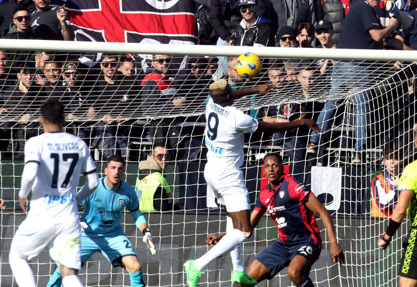 Наполи на последней минуте матча упустил победу над аутсайдером чемпионата