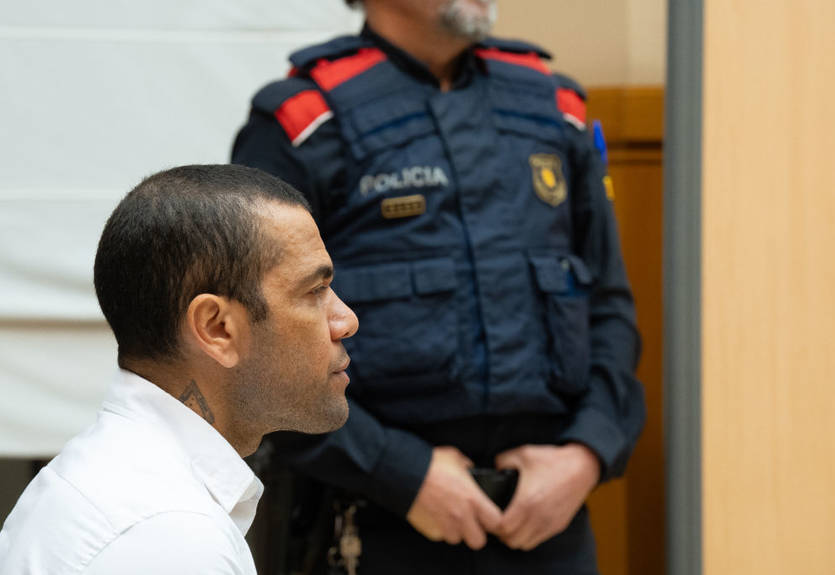 Барселона виключила Алвеса зі списку клубних легенд