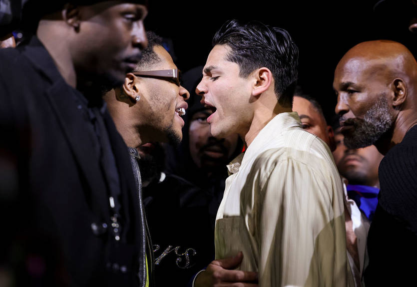 Хейні та Гарсія влаштували спекотну перепалку під час битви поглядів