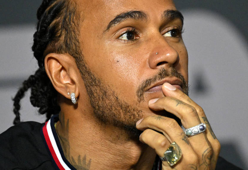 Мерседес дав Гемілтону короткостроковий контракт, щоб не упустити талановитого пілота