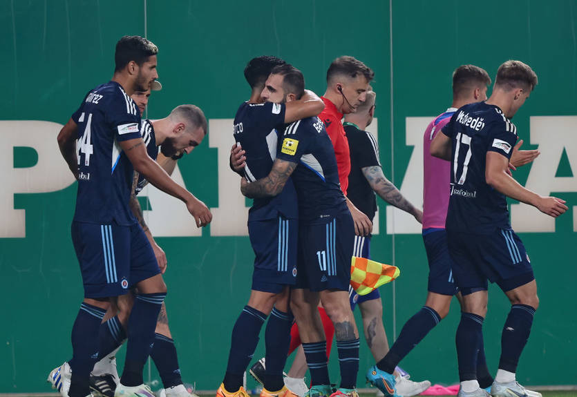 Скандальный клуб Европы получил трансферный бан Скандальный клуб Европы получил трансферный бан