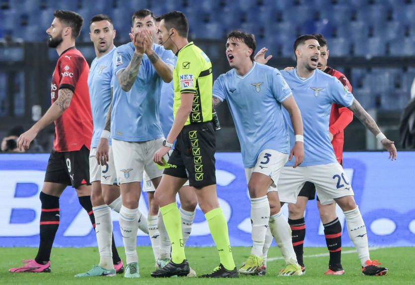 Игрок Лацио - о своем удалении в игре с Миланом: Отсутствие спортивного принципа победило Игрок Лацио - о своем удалении в игре с Миланом: Отсутствие спортивного принципа победило