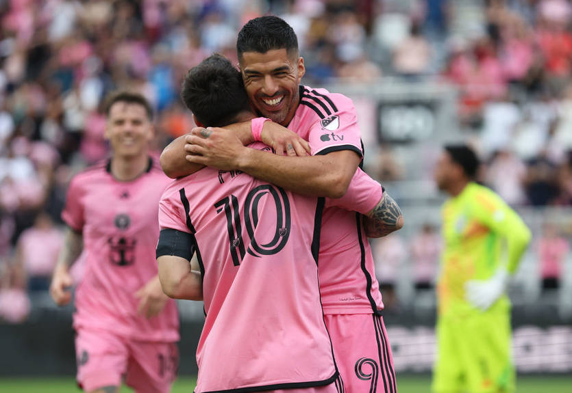 Дебютные голы Суареса и дубль Месси в видеообзоре матча Интер Майами - Орландо Сити Дебютные голы Суареса и дубль Месси в видеообзоре матча Интер Майами - Орландо Сити