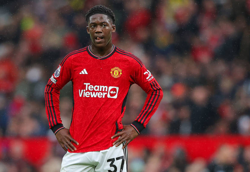 Манчестер Юнайтед не поспішає підписувати новий контракт із головним відкриттям сезону