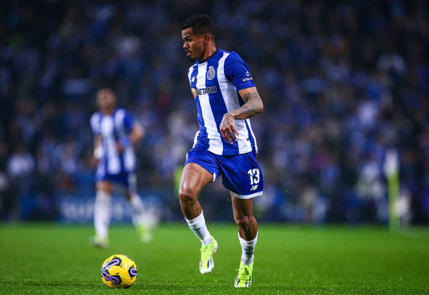 Скаути англійських топ-клубів стежили за вінгером Порту у матчі з Бенфікою Скаути англійських топ-клубів стежили за вінгером Порту у матчі з Бенфікою