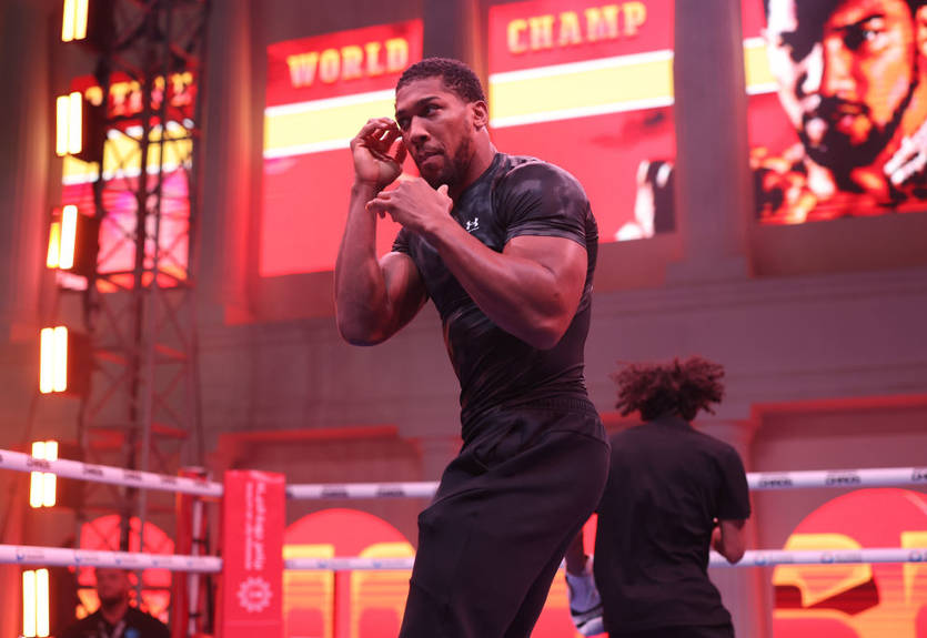 "Его ждет скачек": промоутер Фьюри оценил Джошуа перед боем с Нганну