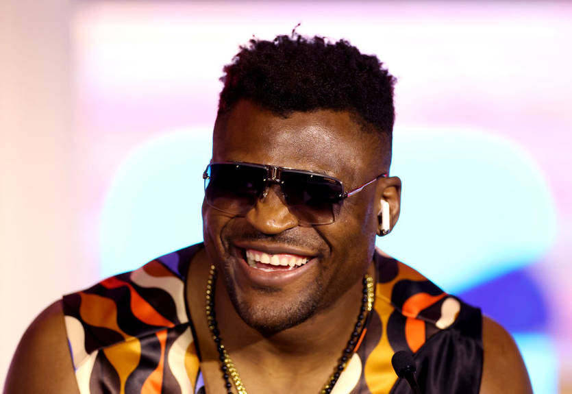 "Мне нас*ать, что думает Уайт": Нганну мощно ответил на критику в свой адрес