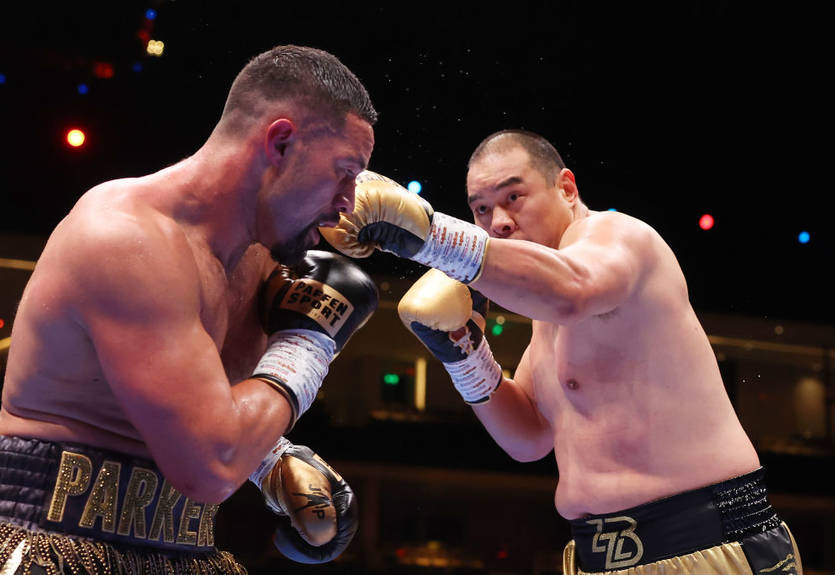 Паркер двічі побував в нокдауні, але переміг Чжилея