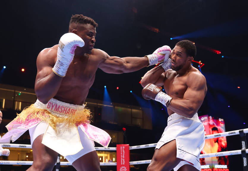 Джошуа отправил Нганну в тяжелейший нокаут, заставив Фьюри нервничать