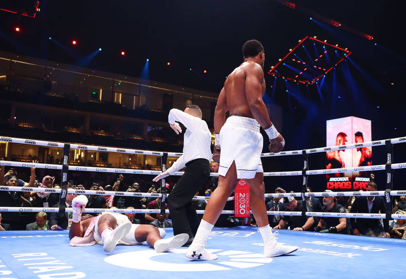 Відео жорсткого нокауту у бою Джошуа проти Нганну