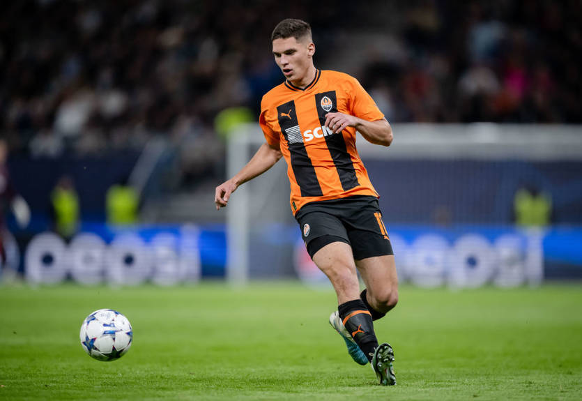 Барселона увімкнулась в боротьбу за Судакова