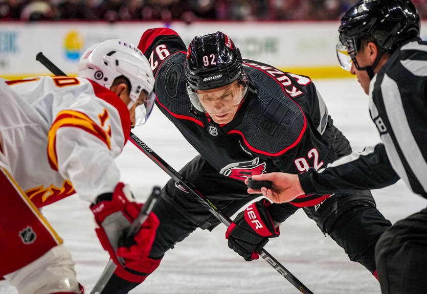 НХЛ: Кароліна рознесла Калгарі, Айлендерс знищили Анахайм