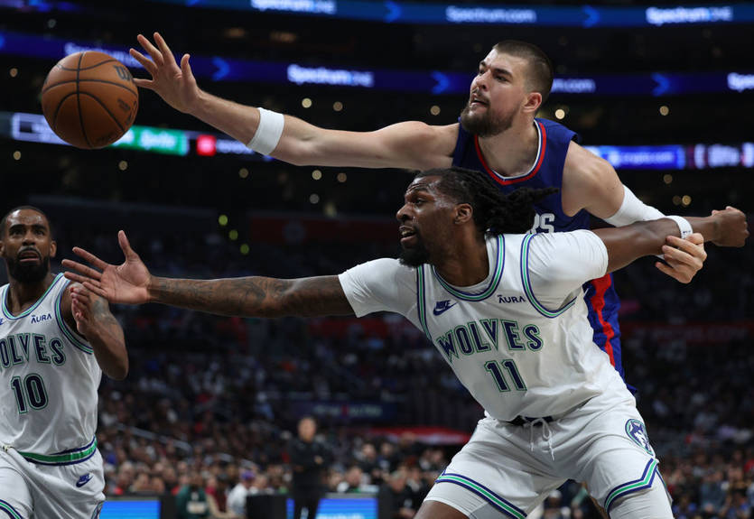 НБА: Сакраменто с Ленем переиграл Милуоки, Миннесота шокировала Клипперс НБА: Сакраменто с Ленем переиграл Милуоки, Миннесота шокировала Клипперс