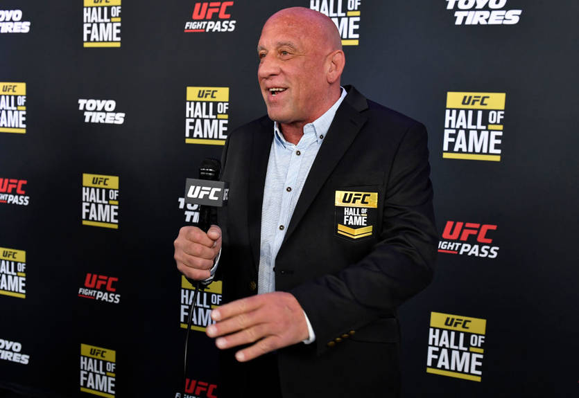 Колишній чемпіон UFC потрапив у реанімацію, рятуючи своїх батьків із палаючого будинку Колишній чемпіон UFC потрапив у реанімацію, рятуючи своїх батьків із палаючого будинку